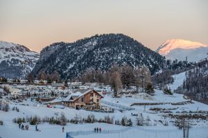 Settling Down in the Alpenglow