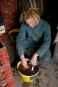 Tanin is added to the apple juice