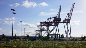 The Port of Rouen, on a Sunday in July - 02