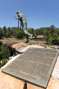 Princess Noccalula bronze sculpture by Baroness Suzanne Silvercruys, Gadsden, Alabama.