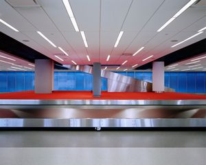 T5 luggage belt front