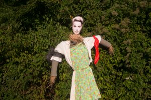 SCARECROWS, GRACE KELLY