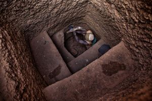 Suleyman (51) and his team have been digging a new pit for the past two weeks. Currently at 6m, they made a tunnel when they struck a vein of gold. These pits become unusable in the rainy season because the ground here is dangerously fragile. © Matjaz Krivic