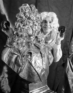 Jeff Koons and Louis XVI