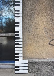 Street walls 08