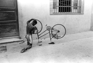 Havana, Cuba, 2000 © Peter Kayafas