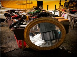Flea Market 0240