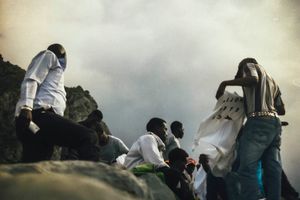 2015, french italian border is closed, several hundred people, survivors of Mediterranean, are stopped in there road for freedom.