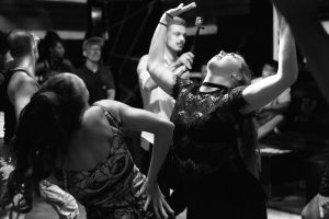 Waacking championships, Chanel Matsunami Gidrea & Flor Zupichiatti