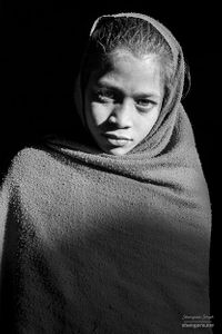 Young girl in a wrap | Dhanda, Punjab.