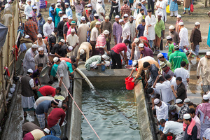 Devotees making Wazu before Jummah Prayer