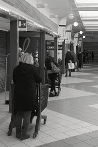 Shopping queues