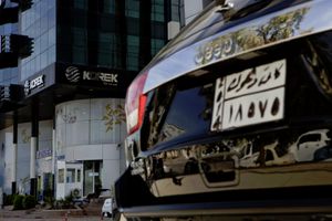 A Jeep parked in front of a Korek telecommunications company building in Slemani. © Tom Verbruggen