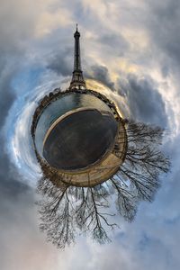Crowning La Seine