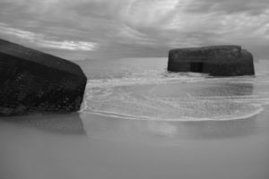 Se sentir épié par les ruines devenues muettes. Se faufiler entre les épaves hier terrestres.