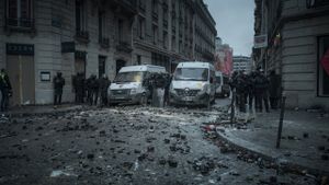 Yellow Vest riots in Paris. Champs-Élysées, 2018.