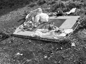 Colchas sobre una salida de aire caliente