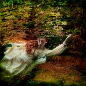 INSURGENT OPHELIA. A contemporary representation.