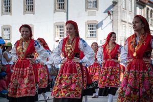 As Minhotas, women from Minho