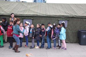 Den Pobedy, war or peace