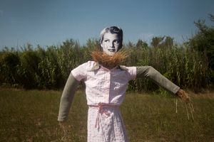 SCARECROWS, RITA HAYWORTH