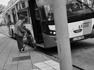 (Un)restricted mobility