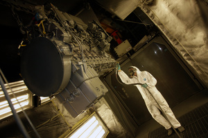 Ouvrier dans l'usine Liebherr