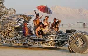 trendy art car