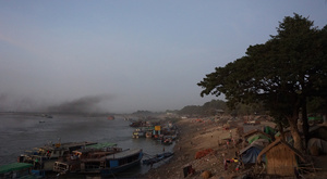 Sur la rive de Mandalay