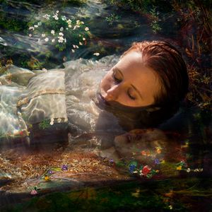 INSURGENT OPHELIA. A contemporary representation.