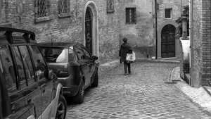 TOWARDS THE PIAZZA