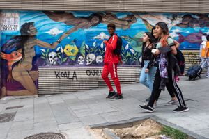 street photography and murals in Madrid