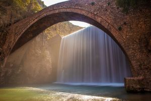 Loud brook’s Incessant Fall In Streaming Rings Restagnates All —H. Vaughan