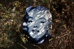 SCARECROWS, MARILYN MONROE
