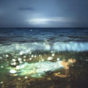 Beneath the surface © Julie De Waroquier