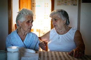 Documentary photography, Portrait, Family, Sisters, Immigration. © Irena Siwiak Atamewan