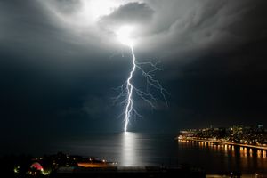 Serie : De Arriba Un Rayo