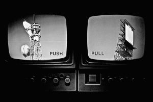 "PUSH/PULL" (1)