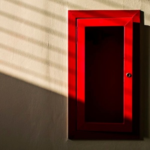 Just talking about suprematism. /Parlavamo appunto sul suprematismo.