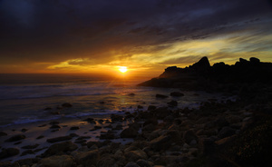 Last rays / Winter sunset on the Atlantic Ocean at Llandudno, one of my preferred spots along the Cape Peninsula, South Africa.