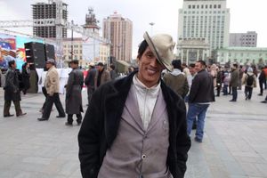 Den Pobedy, war or peace