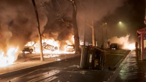 Yellow Vest riots in Paris.  Champs-Élysées, 2018.