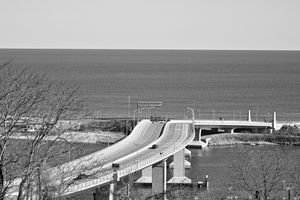 15-  Confines