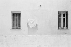 LAUNDRY HANGING