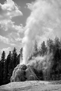 Lone Star Geyser, Yellowstone
