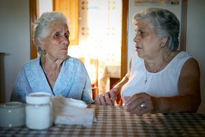 Documentary photography, Portrait, Family, Sisters, Immigration. © Irena Siwiak Atamewan