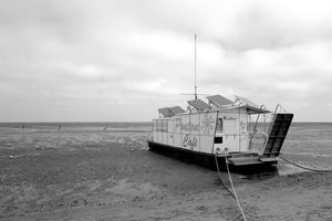 Floating café