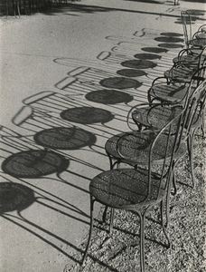 Chairs of Paris, Champs-Élysées, 1931 © André Kertész, Stepher Daiter