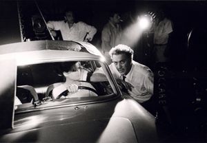 Federico Fellini avec Claudia Cardinale, lors du tournage de son film Huit et demi, 1962 © Paolo Costa , Obsis