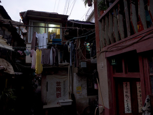 Shanghai, When the Night Falls
